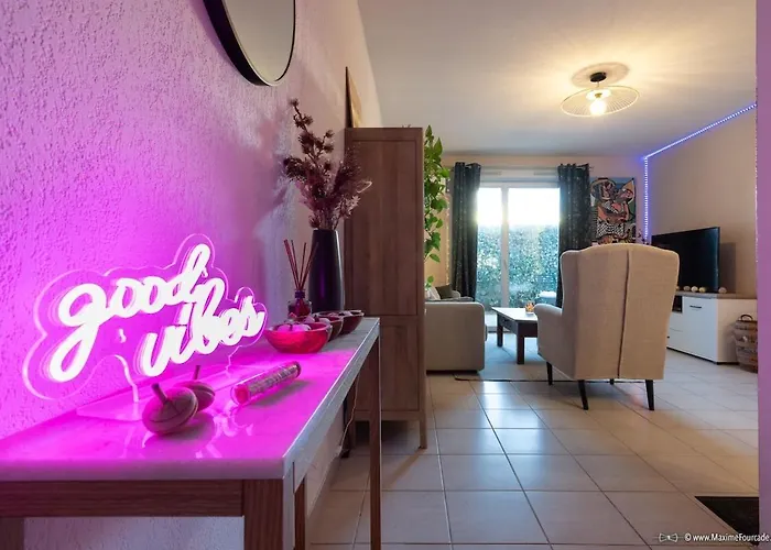 Epicur Forest - Romantique Avec Jacuzzi شقة *